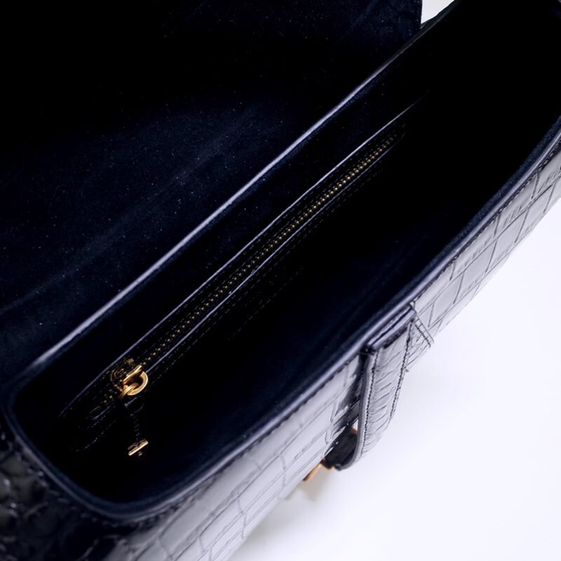 20200103_i1578022994_1373_6 Replica Dior Saddle Bag Crocodile Black - 图片 5