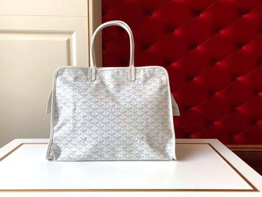 20200105_i1578155288_6431_0 Replica Goyard Hardy White