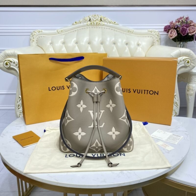20210513_i1620906010_9763_0 Replica Louis Vuitton Noe Bucket Beige MM