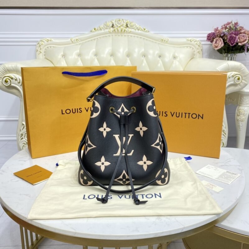 20210513_i1620906102_1904_0 Replica Louis Vuitton NeoNoe BB Black