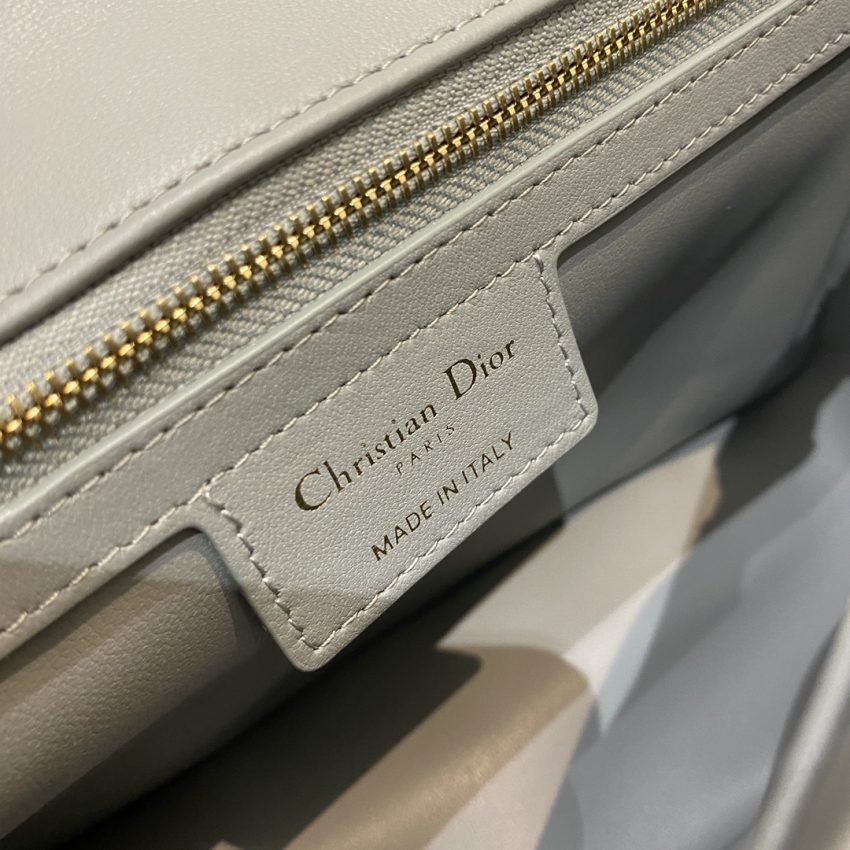 20210525_i1621917430_59_8 Replica Dior Caro Bag Grey - 图片 2