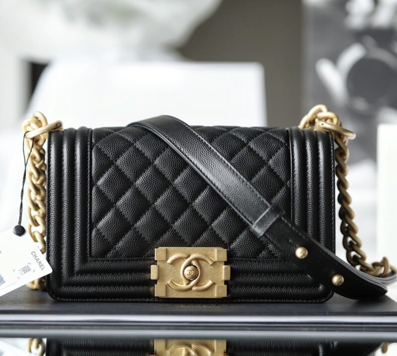 20211019_i1634621017_3480_1 Replica CHANEL Le Boy Black