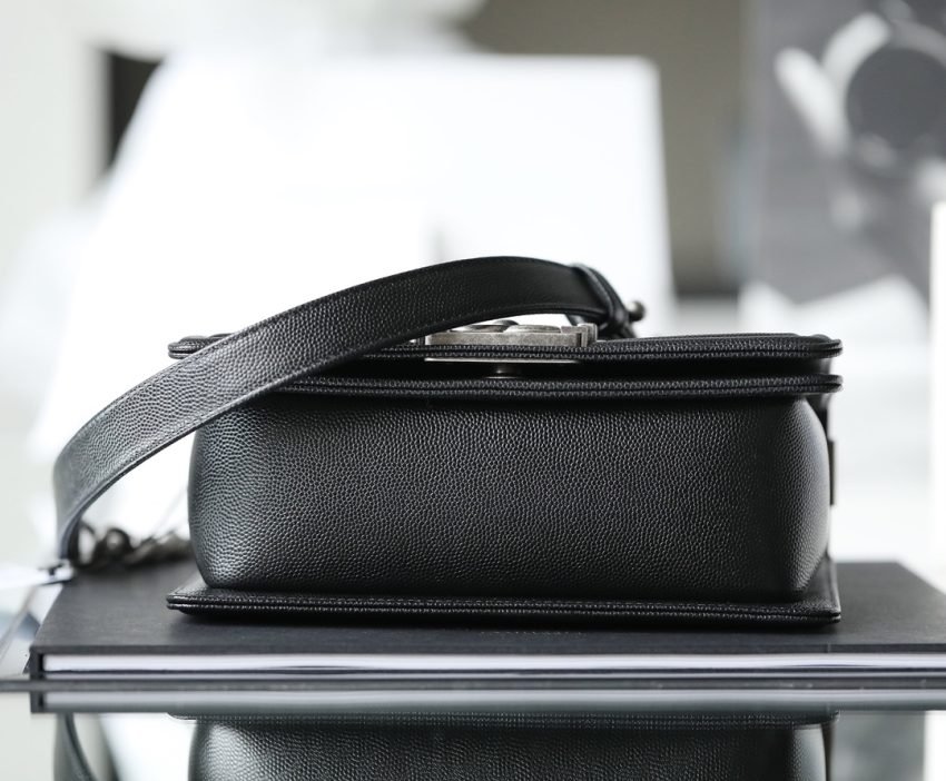 20211019_i1634623374_187_5 Replica CHANEL Le Boy Black Small - 图片 2