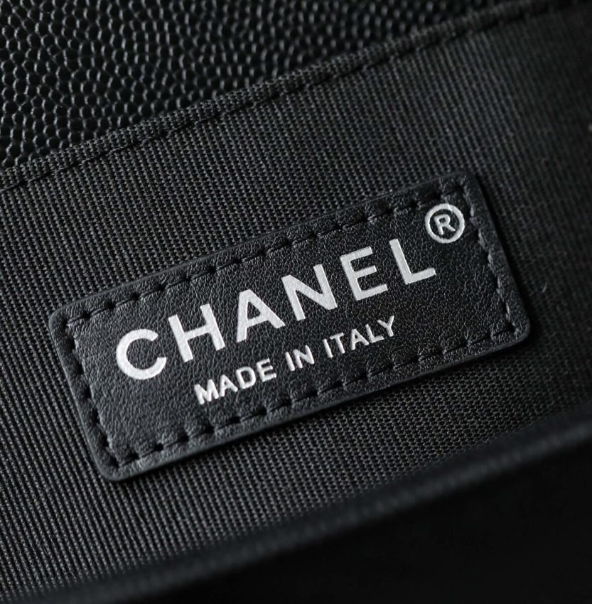 20211019_i1634623374_2036_8 Replica CHANEL Le Boy Black Small - 图片 3