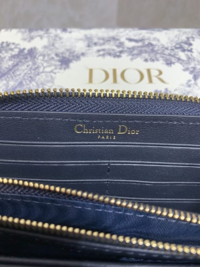 20220315_i1647302455_8592_7 Replica Dior Long Zipper Wallet - 图片 4