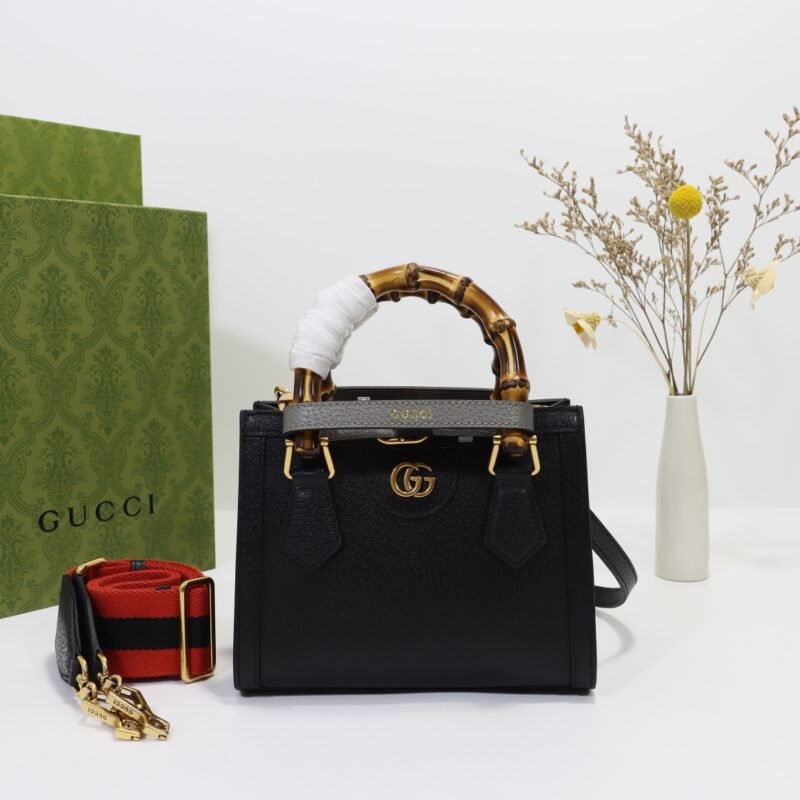 20220506_i1651789051_9585_0 Replica Gucci Diana Small Tote Black