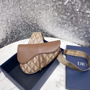Elementor 页面 #30068 Replica Dior Saddle Bag Brown Triangle