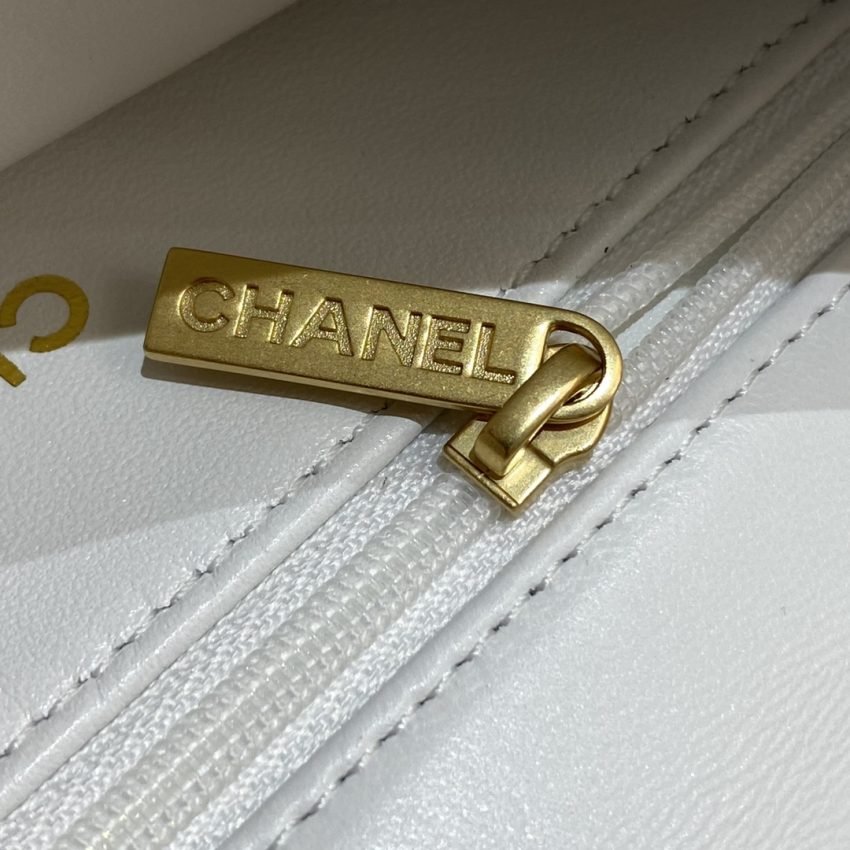 20220701_i1656685378_2518_8-1-1 Replica CHANEL 22P Enamel Bag White - 图片 2