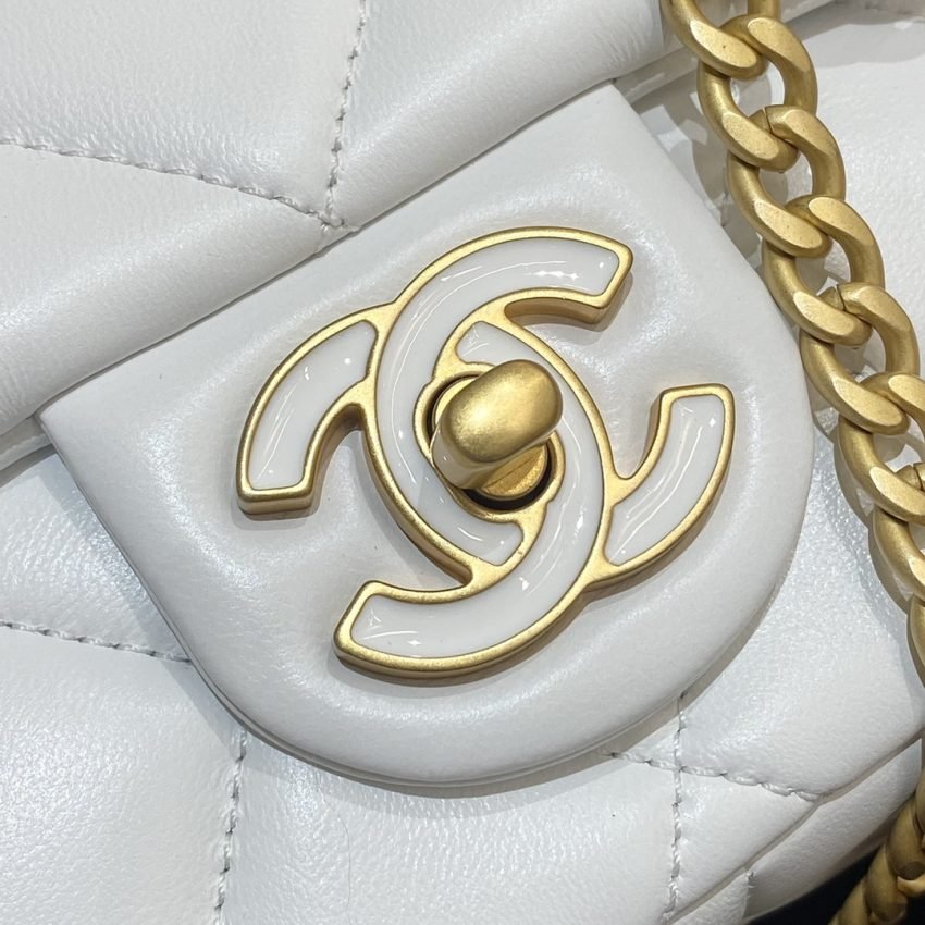 20220701_i1656685378_7002_3-1-1 Replica CHANEL 22P Enamel Bag White - 图片 6