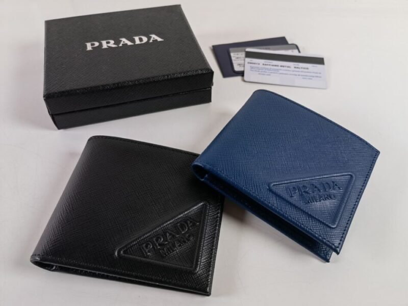 20220724_i1658596362_5764_0 Replica Prada BiFold Wallet