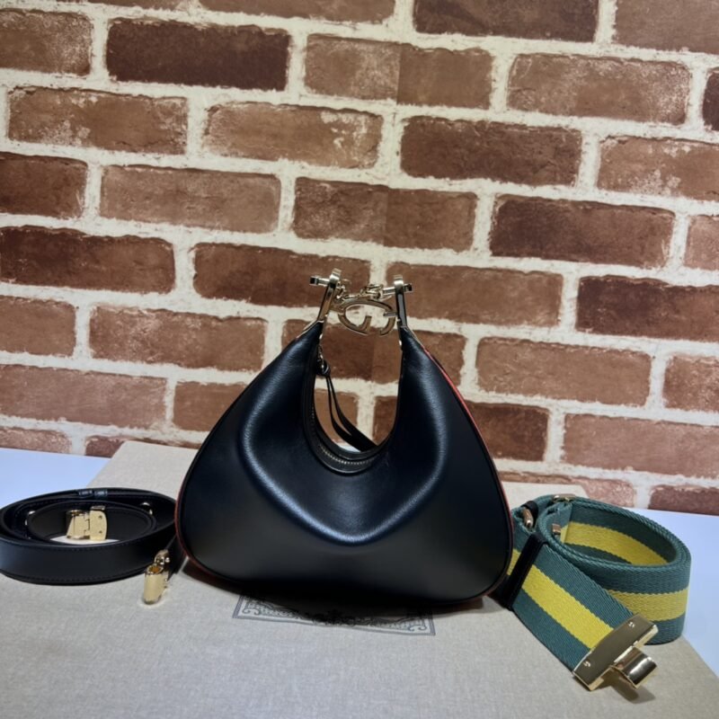 20220815_i1660534693_6059_0 Replica Gucci Attache Canvas Black