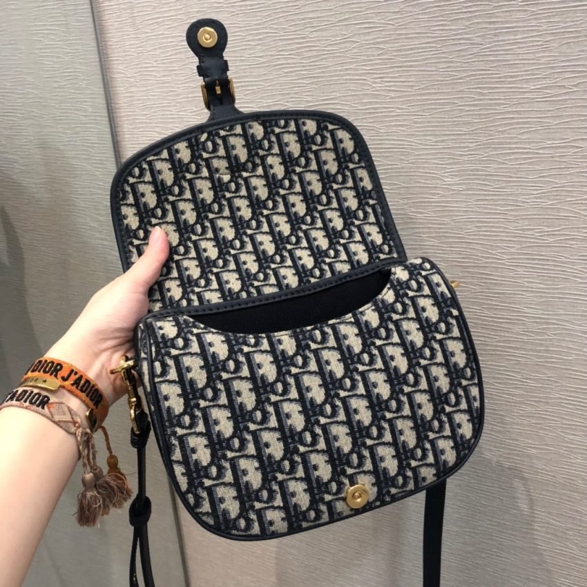 20220821_i1661067512_4713_6-1-1 Replica Dior Bobby CD Print - 图片 7