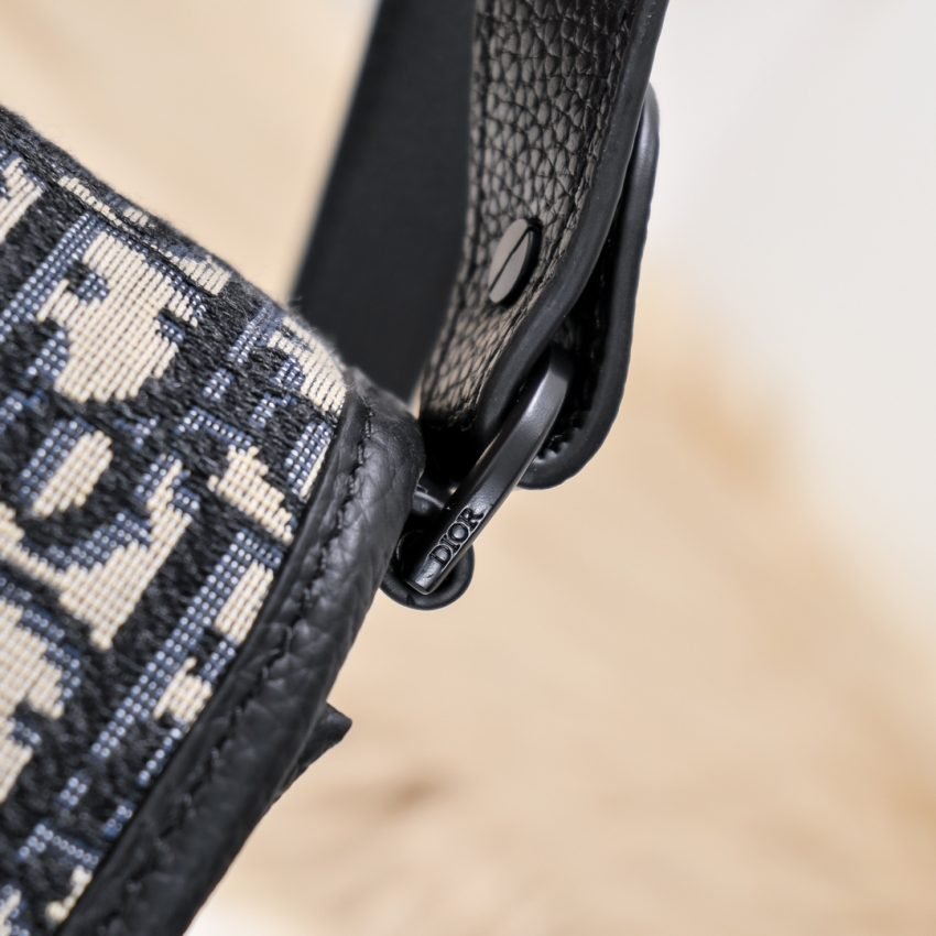 20220826_i1661452832_7761_4 Replica Dior Mini Gallop Bag with Strap White Canvas - 图片 7