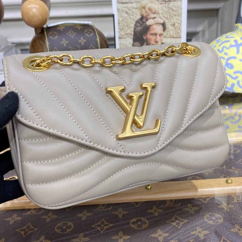 20220906_i1662461607_6884_4 Replica Louis Vuitton New Wave Beige - 图片 5