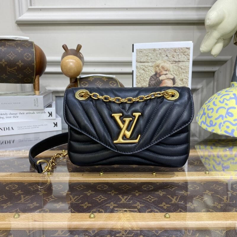 20220906_i1662461712_2973_0 Replica Louis Vuitton New Wave Black