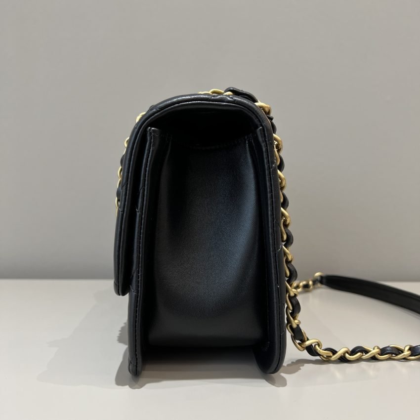 20220917_i1663389993_1061_1 Replica CHANEL Tofu Bag Black - 图片 3