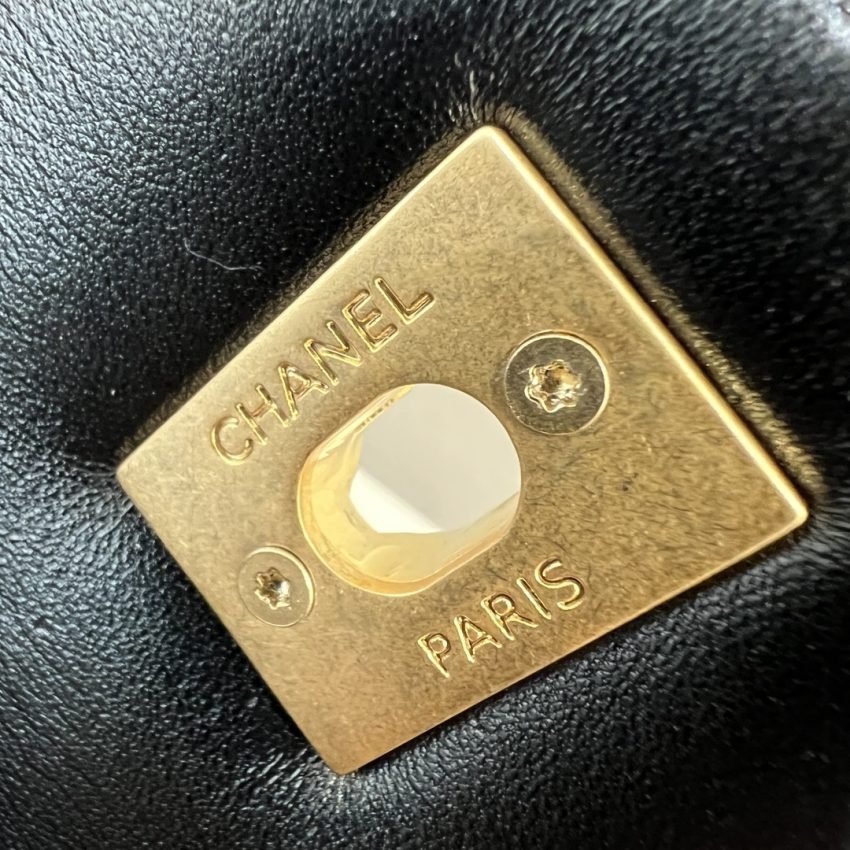 20220917_i1663389993_1160_5 Replica CHANEL Tofu Bag Black - 图片 4