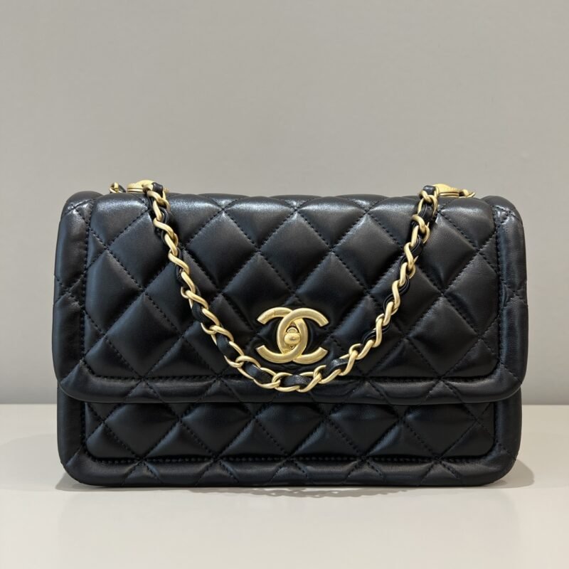 20220917_i1663389993_1691_0 Replica CHANEL Tofu Bag Black