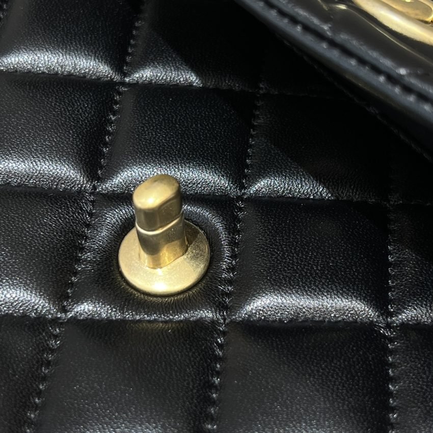20220917_i1663389993_9190_6 Replica CHANEL Tofu Bag Black - 图片 9