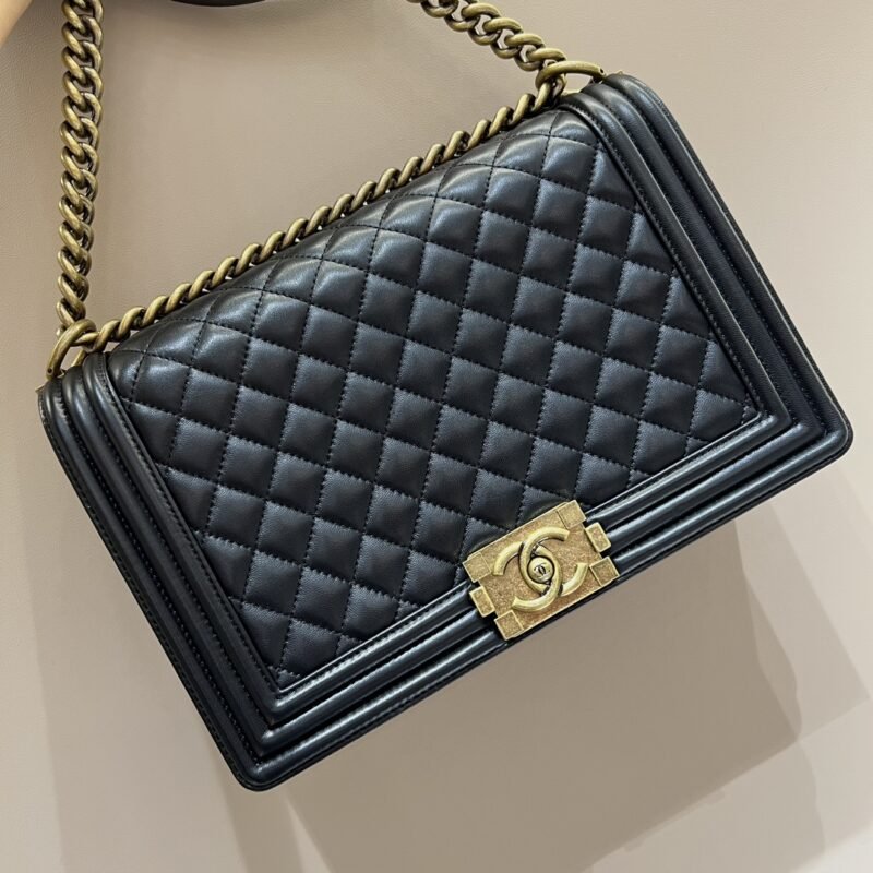 20221024_i1666548518_3371_0 Replica CHANEL Le Boy Large Black