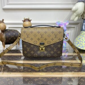 Replica Louis Vuitton Pochette Metis Brown Canvas