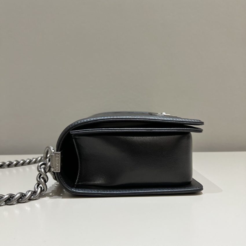 20221101_i1667235875_5484_3 Replica CHANEL Le Boy Large Black Silver - 图片 3