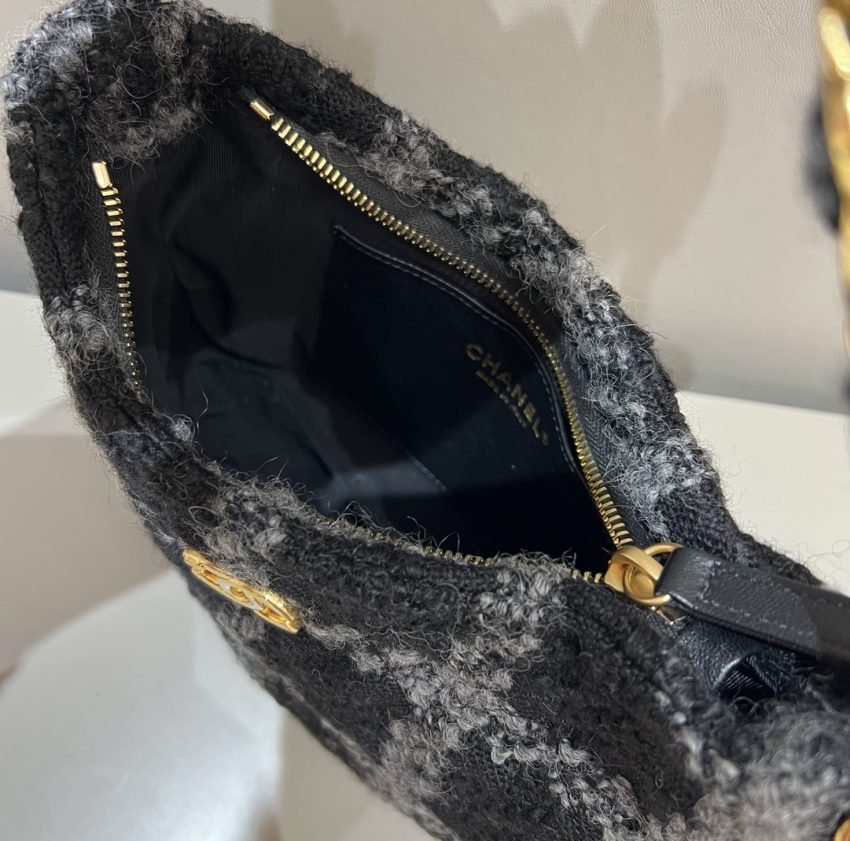 20221206_i1670306960_8788_1 Replica CHANEL 22k Woolen Hobo - 图片 13