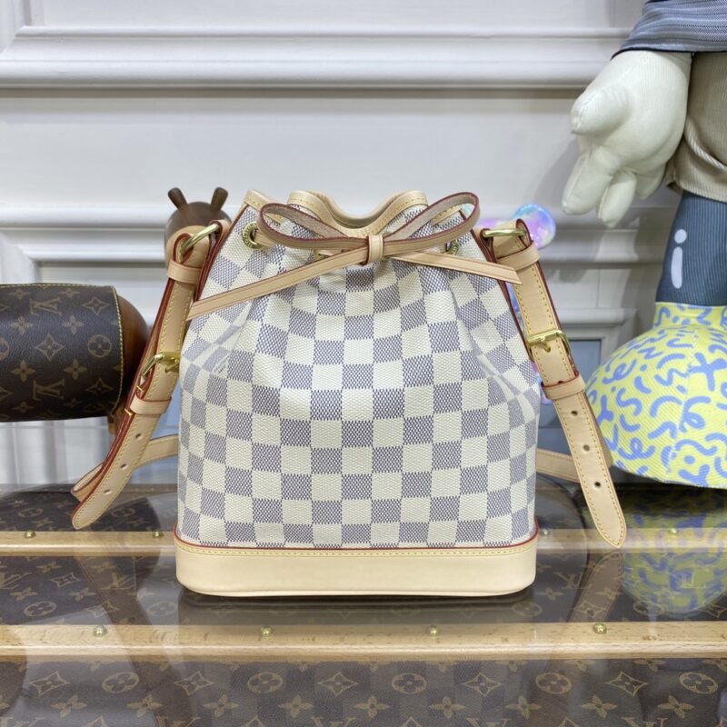 20230213_i1676290483_652_0 Replica Louis Vuitton Noe Bucket White Grid