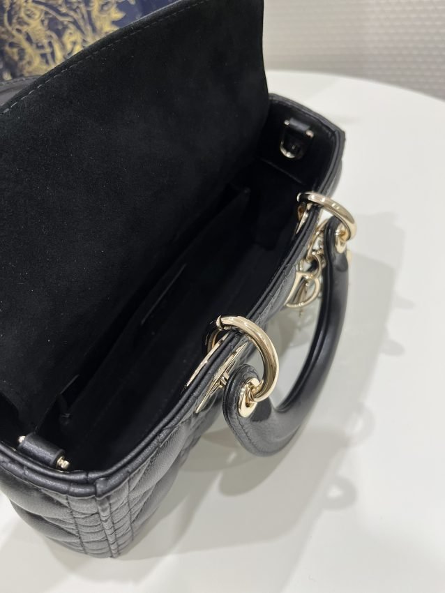20230301_i1677682129_2839_7 Replica Dior Lady D-Joy Bag Black - 图片 4