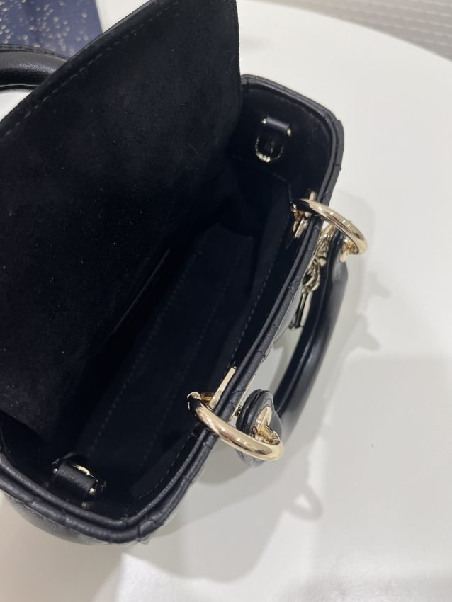 20230311_i1678507507_2551_7 Replica Dior Lady D-Joy Mini Bag Black - 图片 4