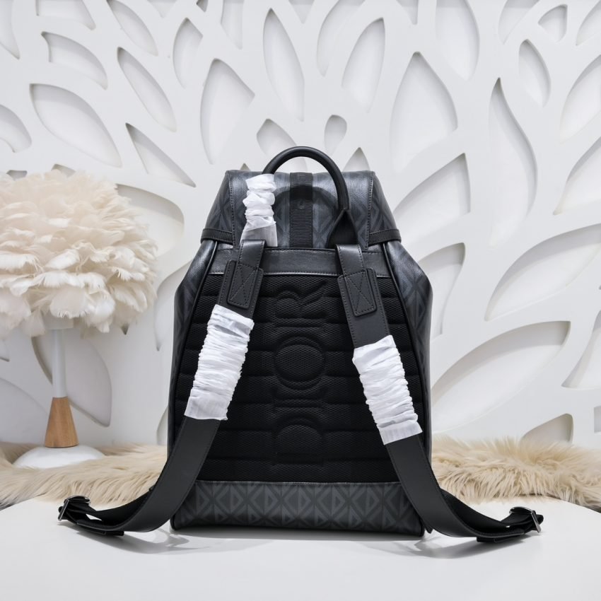 20230316_i1678906693_2378_2 Replica Dior Hit The Road Backpack Diamond Black - 图片 4