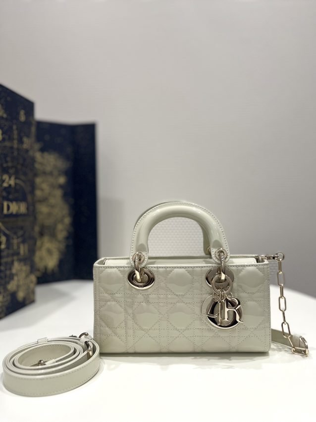 20230318_i1679111675_1056_0 Replica Dior Lady D-Joy Bag White Patent