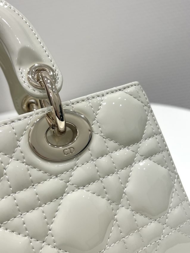 20230318_i1679111675_2315_4 Replica Dior Lady D-Joy Bag White Patent - 图片 3