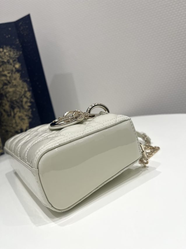 20230318_i1679111675_3972_3 Replica Dior Lady D-Joy Bag White Patent - 图片 5