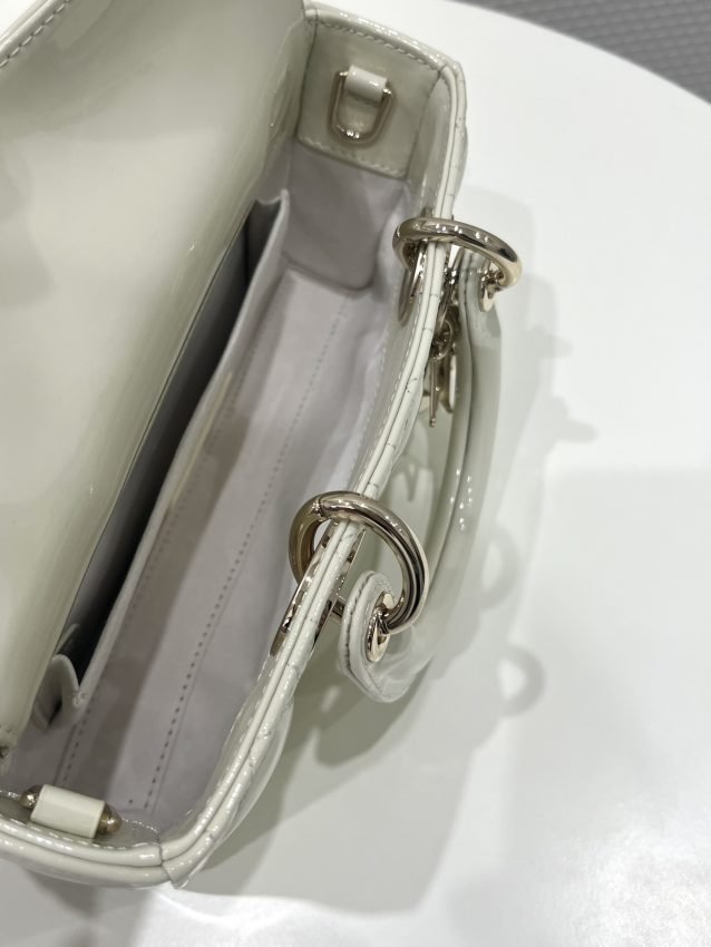 20230318_i1679111676_3871_7 Replica Dior Lady D-Joy Bag White Patent - 图片 6