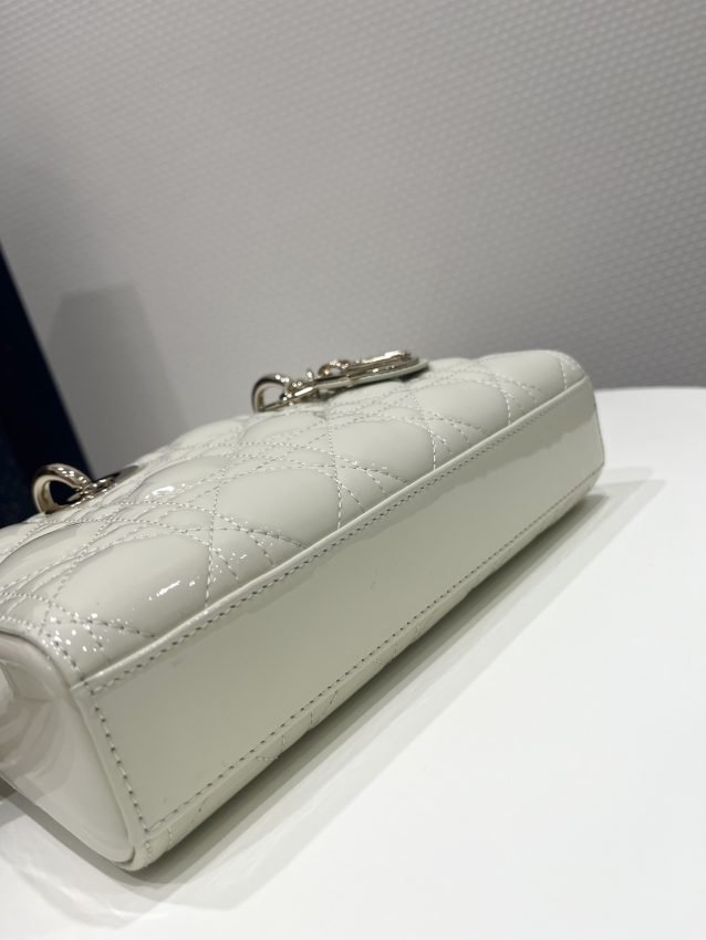 20230318_i1679111676_6073_5 Replica Dior Lady D-Joy Bag White Patent - 图片 7