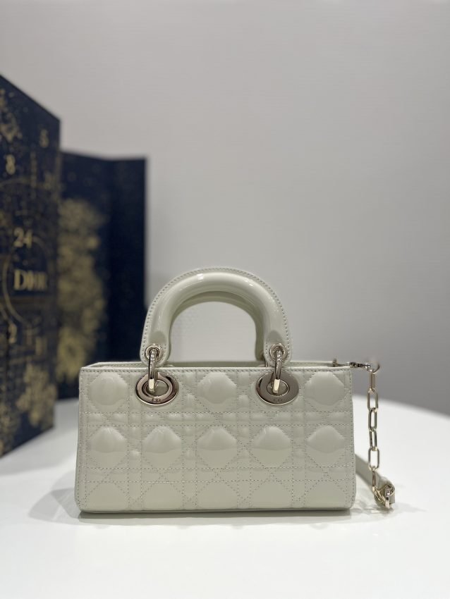 20230318_i1679111676_7661_6 Replica Dior Lady D-Joy Bag White Patent - 图片 8