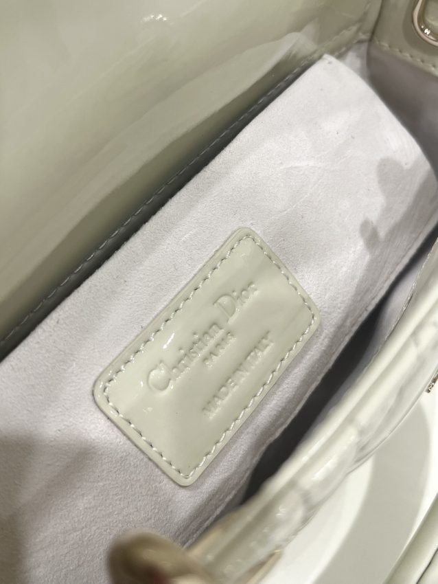 20230318_i1679111676_7871_8 Replica Dior Lady D-Joy Bag White Patent - 图片 9