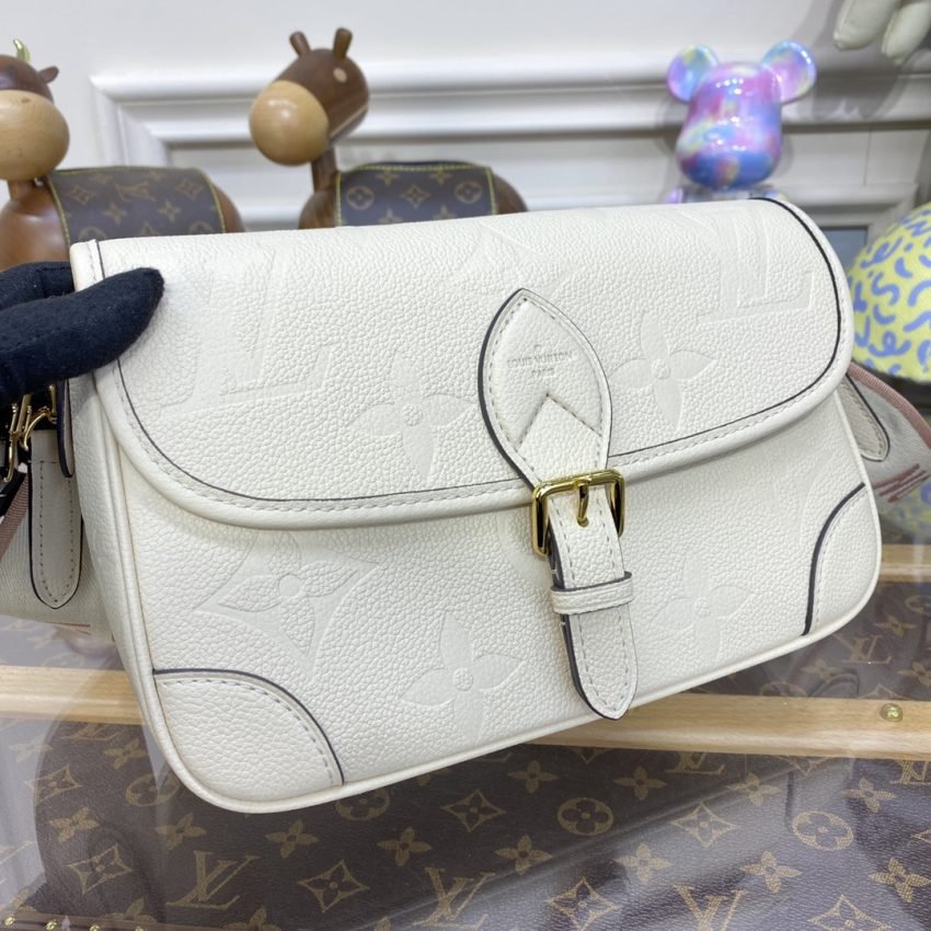 20230329_i1680088771_8368_4 Replica Louis Vuitton Nano Diane Satchel - 图片 7