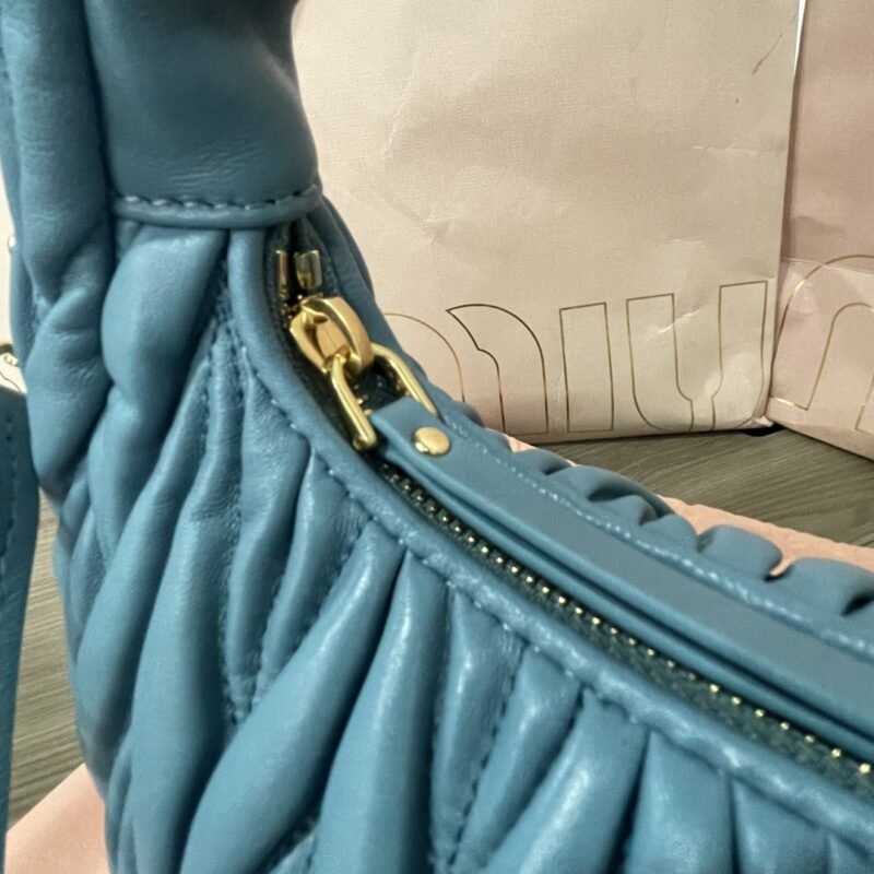 20230402_i1680427691_4750_5 Replica Miu Miu Wander Blue - 图片 3
