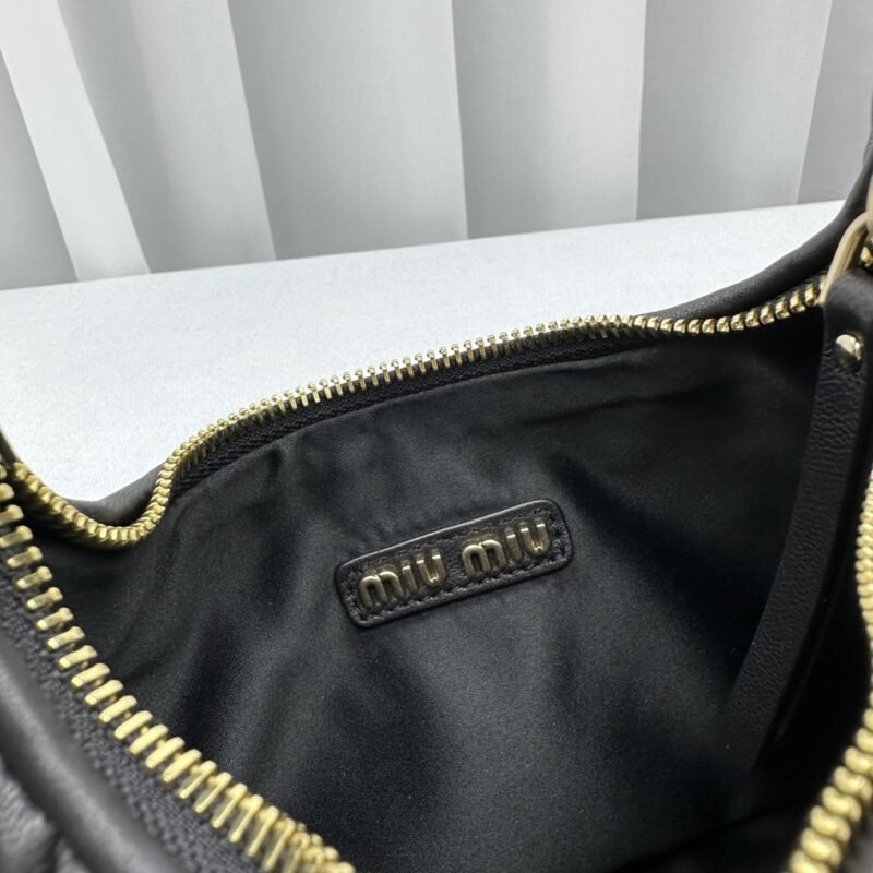 20230411_i1681186708_1773_7 Replica Miu Miu Wander Black - 图片 4