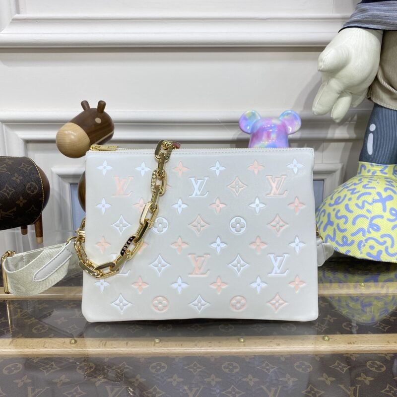 20230412_i1681304432_3943_0 Replica Louis Vuitton Coussin Light Blue