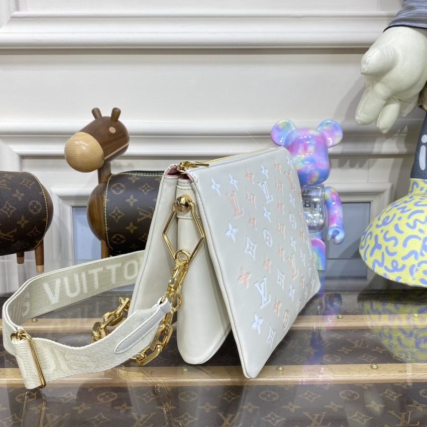 20230412_i1681304432_8044_2 Replica Louis Vuitton Coussin Light Blue - 图片 3