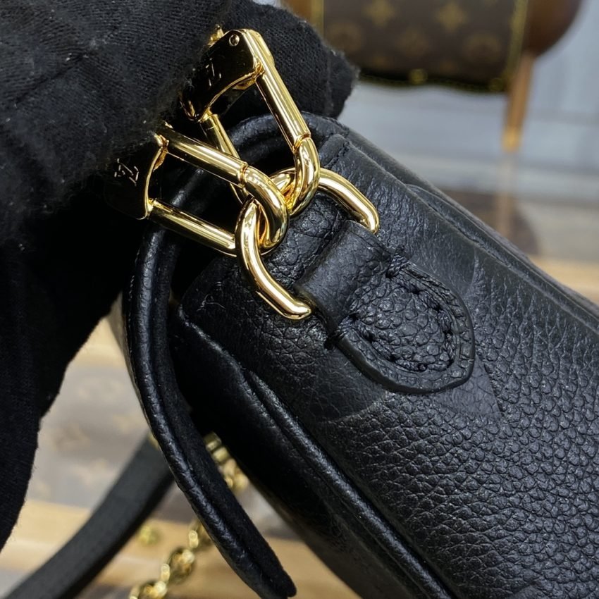 20230413_i1681381196_1468_4 Replica Louis Vuitton Wallet on Chain Ivy Black - 图片 2