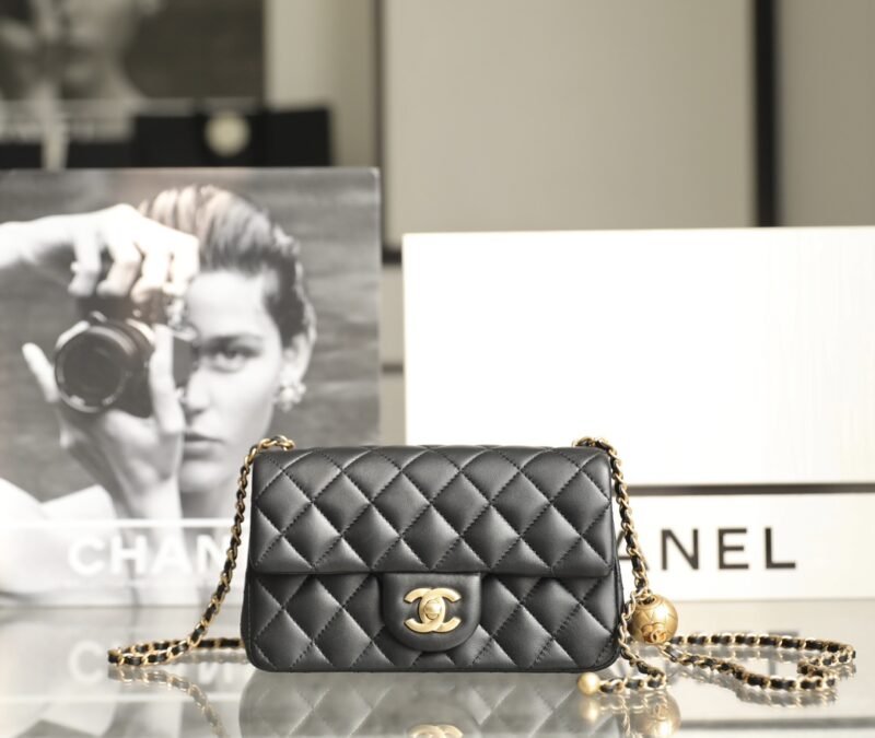 20230419_i1681881342_9939_2 Replica CHANEL CF 17cm Golden Ball Black