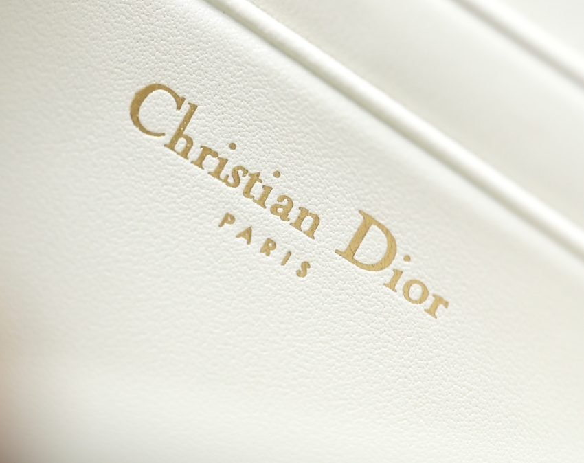 20230527_i1685164745_3619_8 Replica Dior Miss Caro White - 图片 3