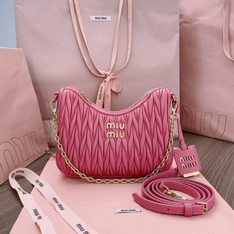 20230530_i1685431115_9084_0 Replica Miu Miu Matelassé Pink