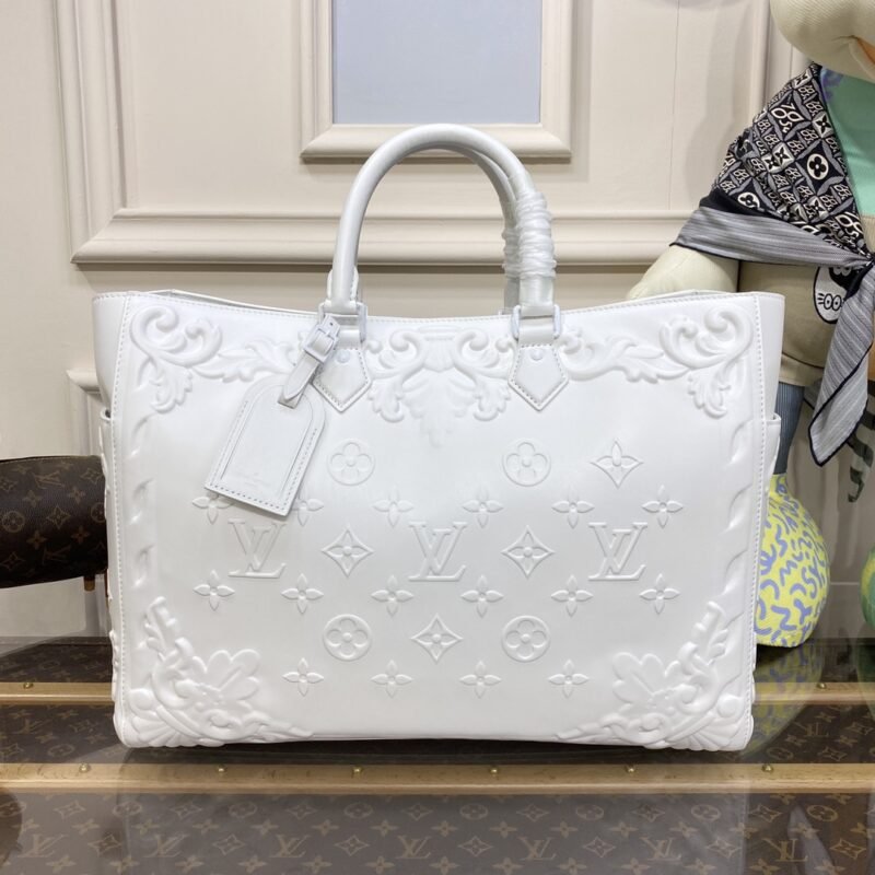 20230612_i1686570779_5816_0 Replica Louis Vuitton Sac Plat 24H White
