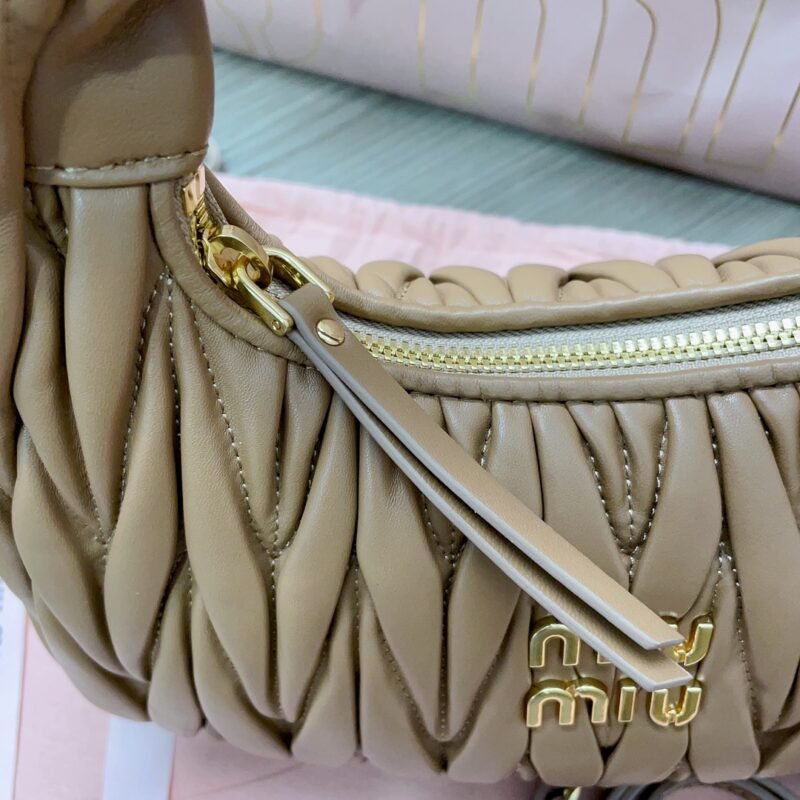 20230614_i1686677236_1466_5 Replica Miu Miu Wander Brown - 图片 2