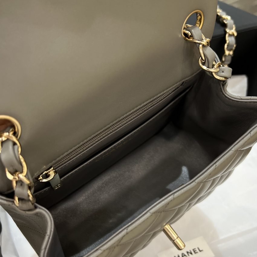 20230625_i1687672842_5234_4 Replica CHANEL Classic Flap 17cm Grey - 图片 5